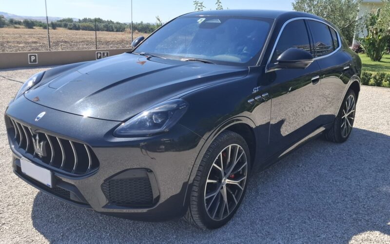 9711a7f6-0196-4620-aee0-26cdcc8ec3af maserati grecale